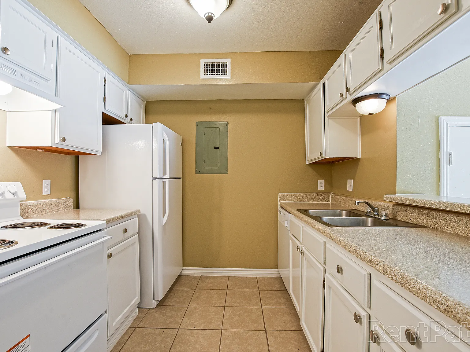 Parkside Townhomes — Photo 4