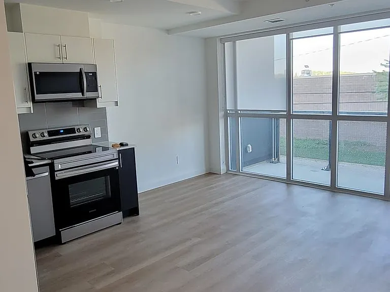 1333 Weber St E #204 — Photo 11