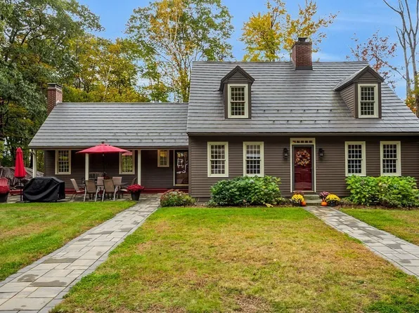 22 High St, Ashburnham, MA 01430