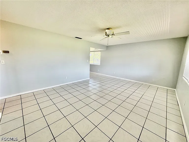 343 Joel Blvd #211D — Photo 12