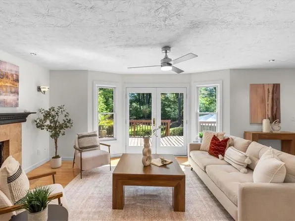 4362 Karls Gate Dr, Marietta, GA 30068