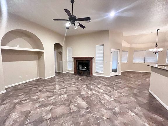 5th image of 2213 Garden Gate Cir