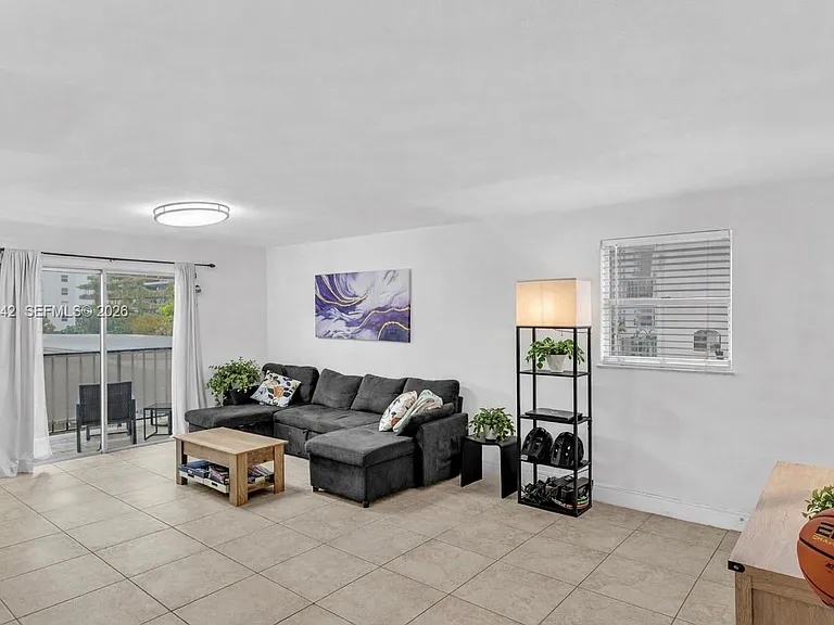 1236 Alton Rd #304 — Photo 4