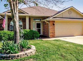 909 Eagle Cliff Dr, Norman, OK 73072