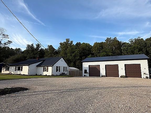 4th image of 4701 Penfold Rd