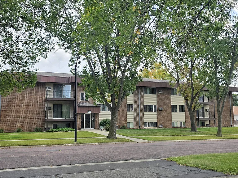 Green Estates — Photo 1