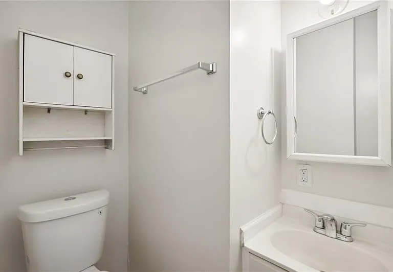 328 James St — Photo 30