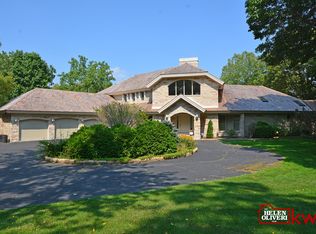 14 Mulberry Dr, Hawthorn Woods, IL