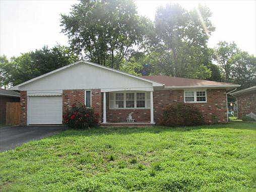 1st image of 975 Cedar Dr