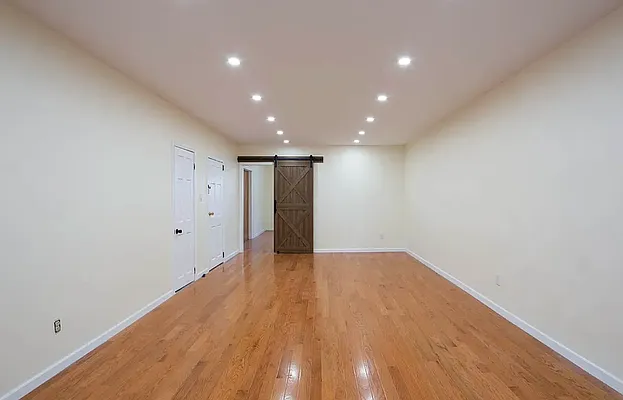 Rented by Mark T. Mallek, LREB | media 27