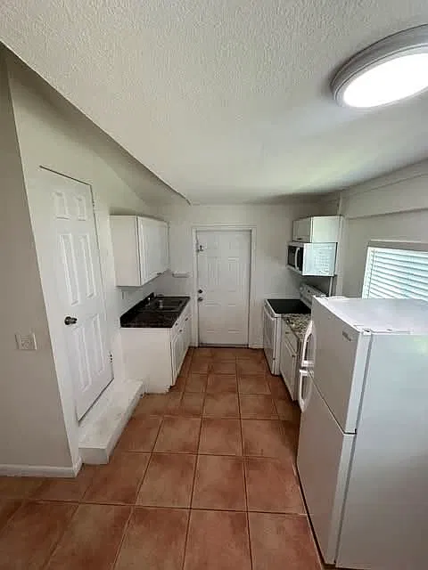 1 bed, $1,750 — Photo 2