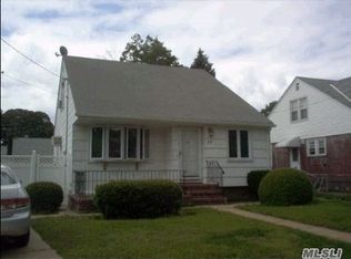 17 Beverly Rd, Hempstead, NY 11550