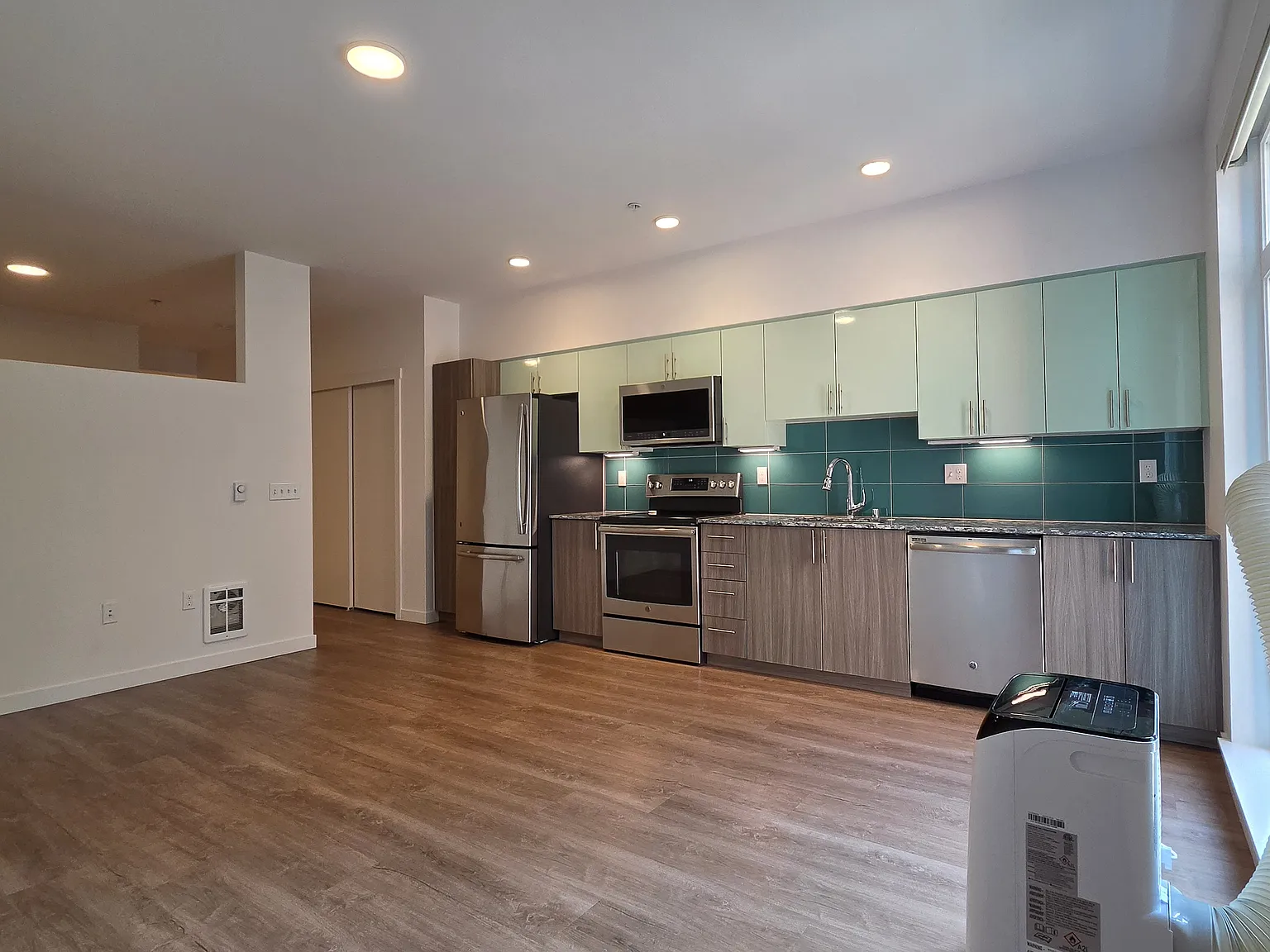 1 bed, 572 sqft, $2,075 — Photo 3
