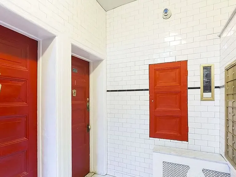 64 Macdougal St #1S — Photo 6