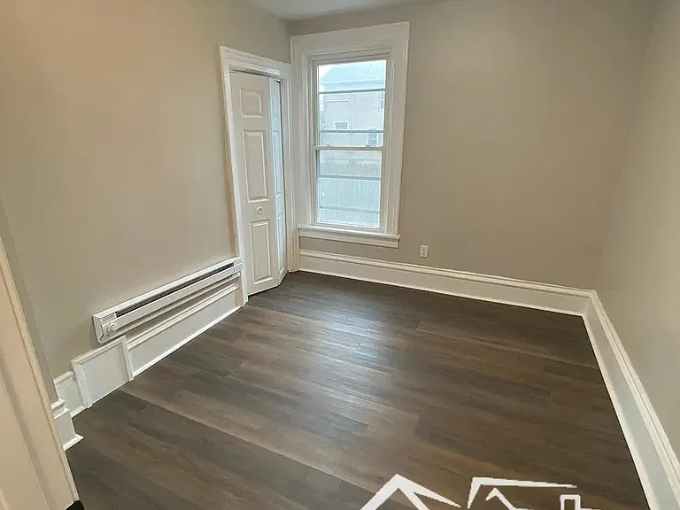 668 Jefferson St #B — Photo 3