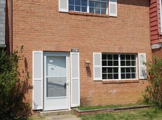 927 Anvil Rd, Fredericksburg, VA 22405