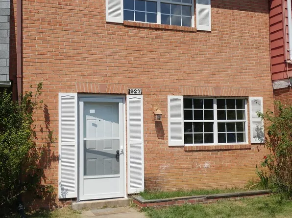 927 Anvil Rd, Fredericksburg, VA 22405