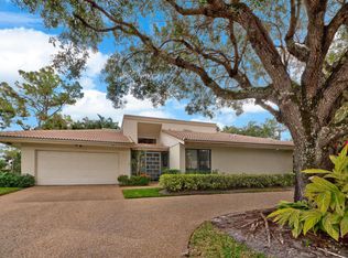 901 Foxpointe Cir, Delray Beach, FL 33445