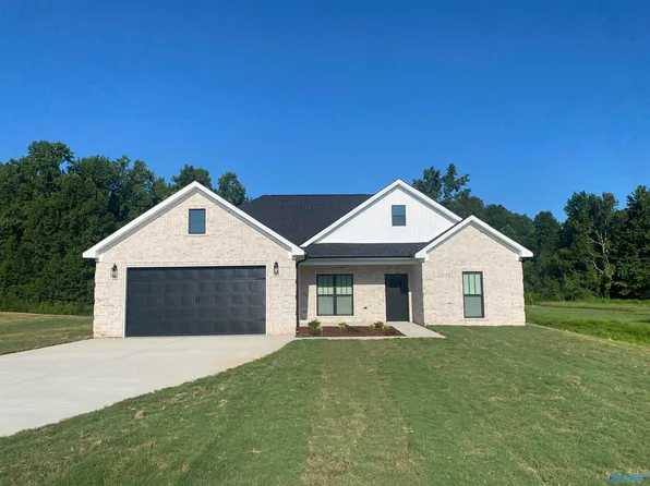 11207 Percy Dr, Tanner, AL 35671