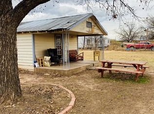 208 E Ripley St, Coleman, TX 76834