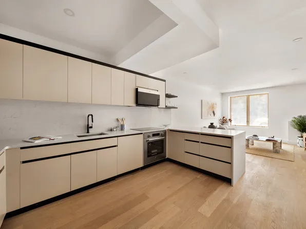 197 Pulaski Street image 3 of 7