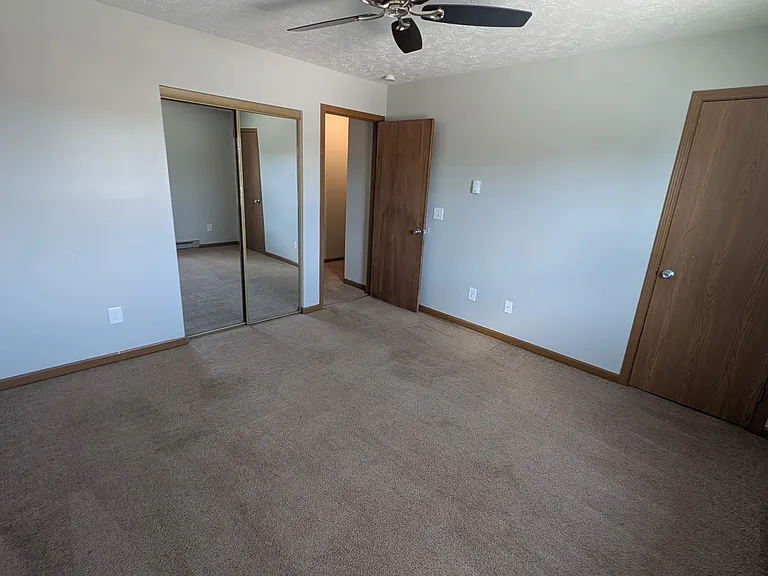 1550 Hawk Cir #D — Photo 13