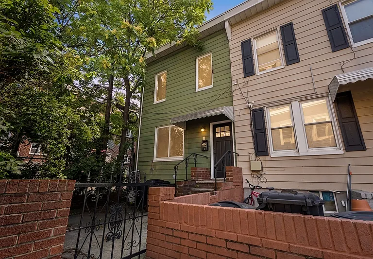 6 Rademan Pl — Photo 2