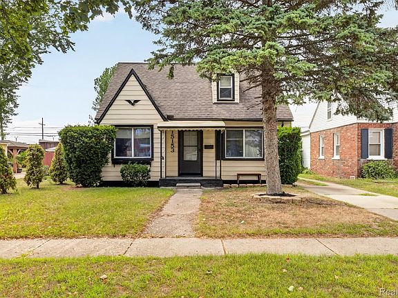 4th image of 15153 Cavour St