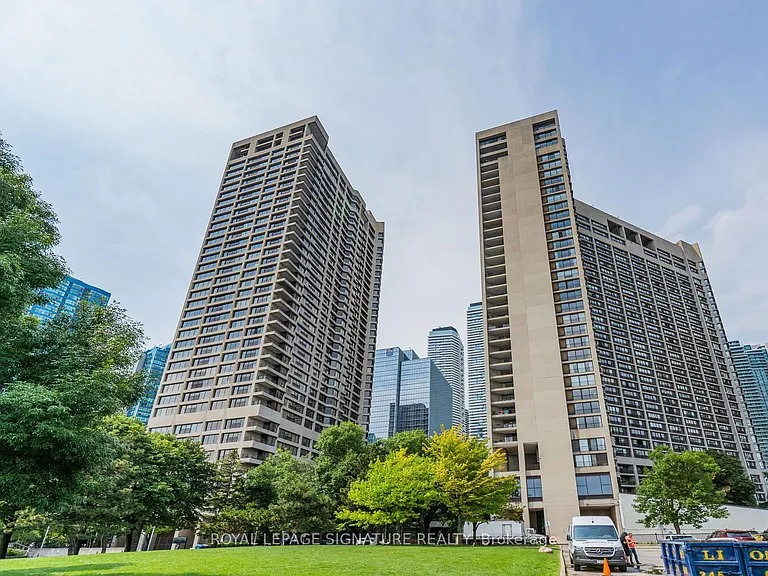 65 Harbour Sq #2109 — Photo 37