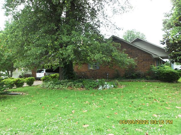 5th image of 2809 Smith Dr