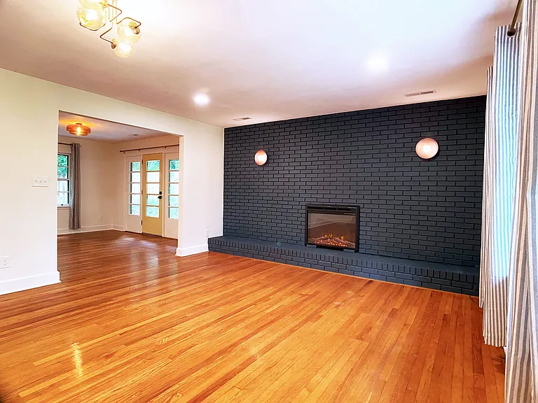 606 Fairview Rd — Photo 3