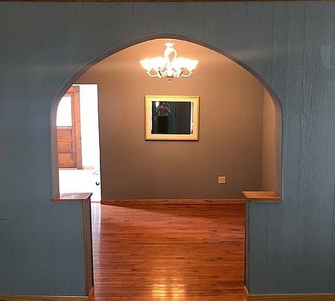 Living to dining room.