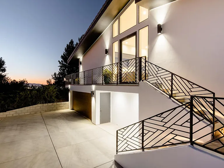 2050 Hidden Crest Dr — Photo 33