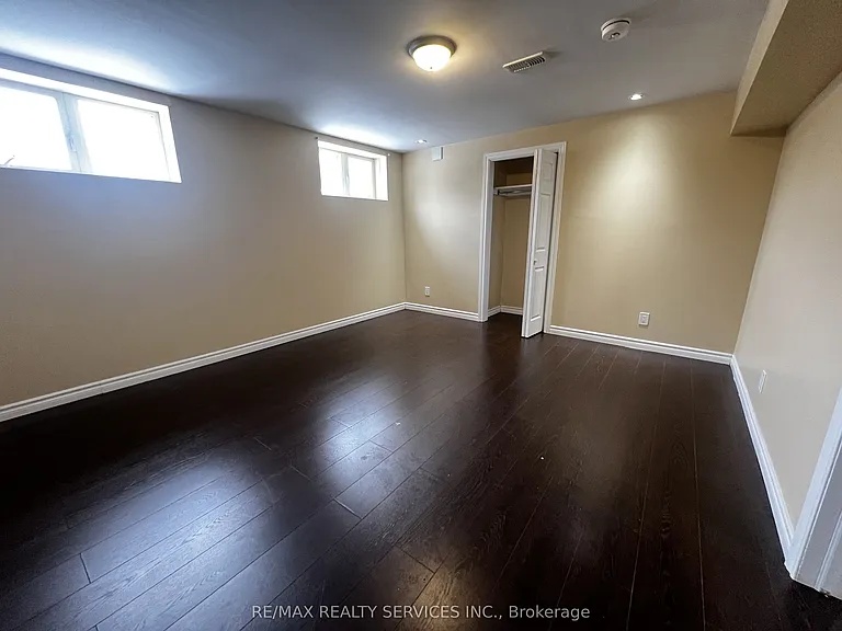7 Glengowan St #BASEMENT — Photo 16