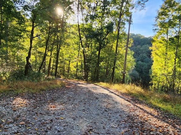 4059 Middle Creek Road, Triadelphia, WV 26059