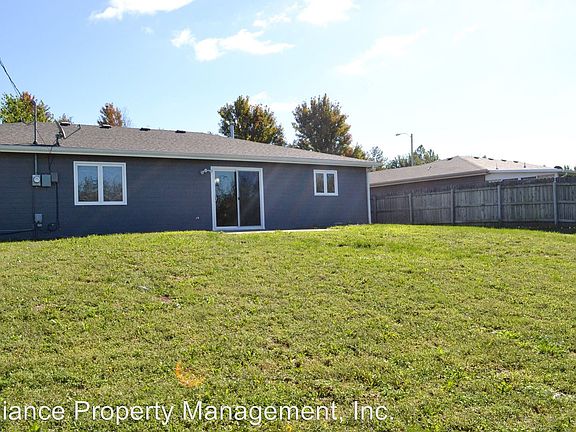3rd image of 422 Clydesdale Dr