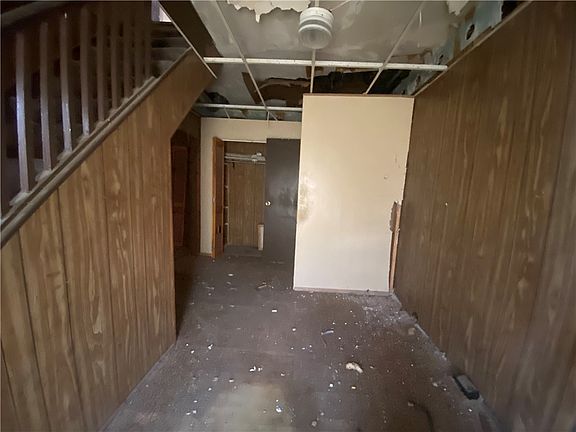 5th image of 900 W Water St