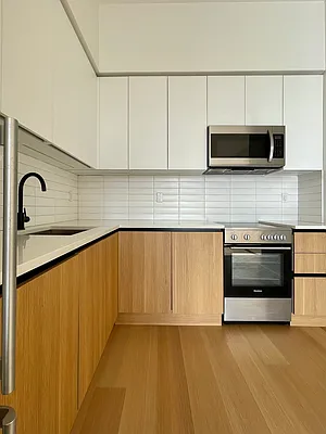 Rented by eRealty Advisors USA Inc | media 4