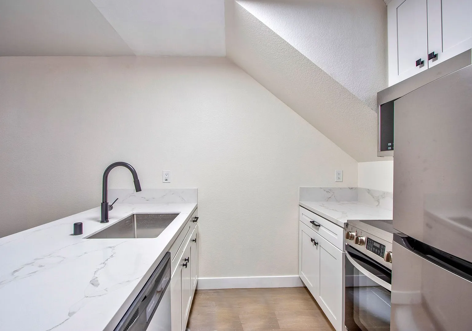 3132 3rd Ave — Photo 3