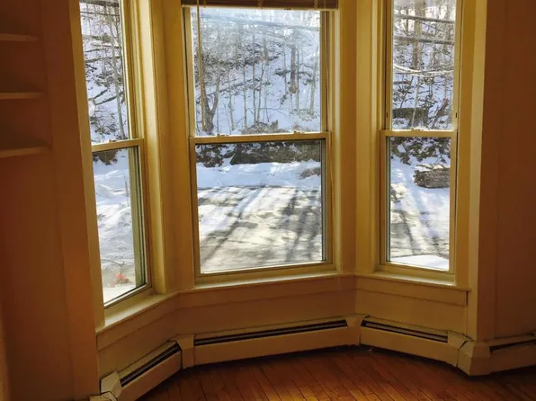 62 Main St, Enfield, NH 03748
