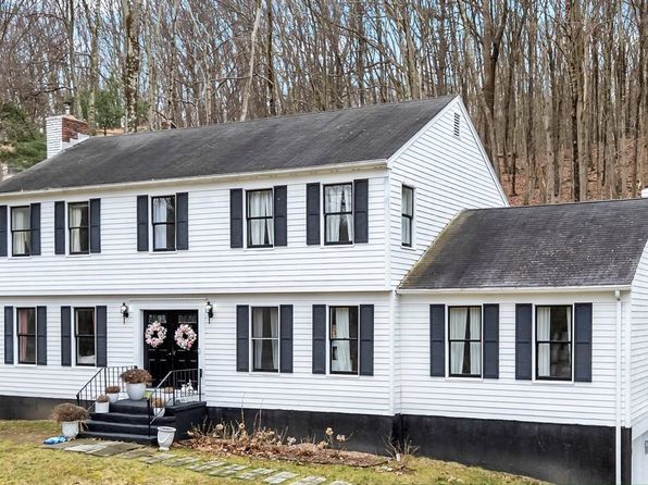 9 Katrina Cir, Bethel, CT 06801