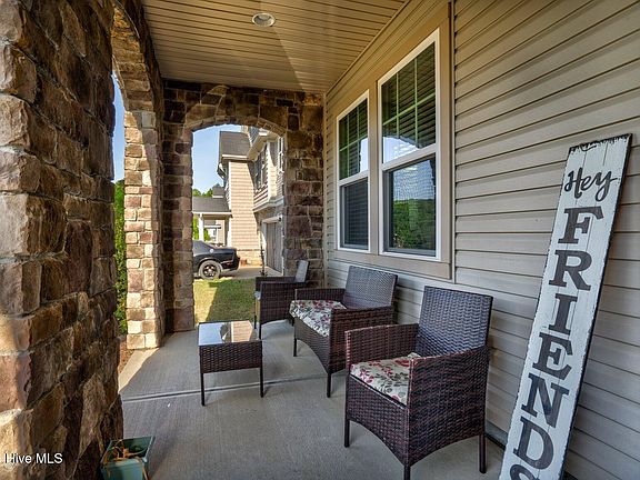 4th image of 110 Green Willows Drive