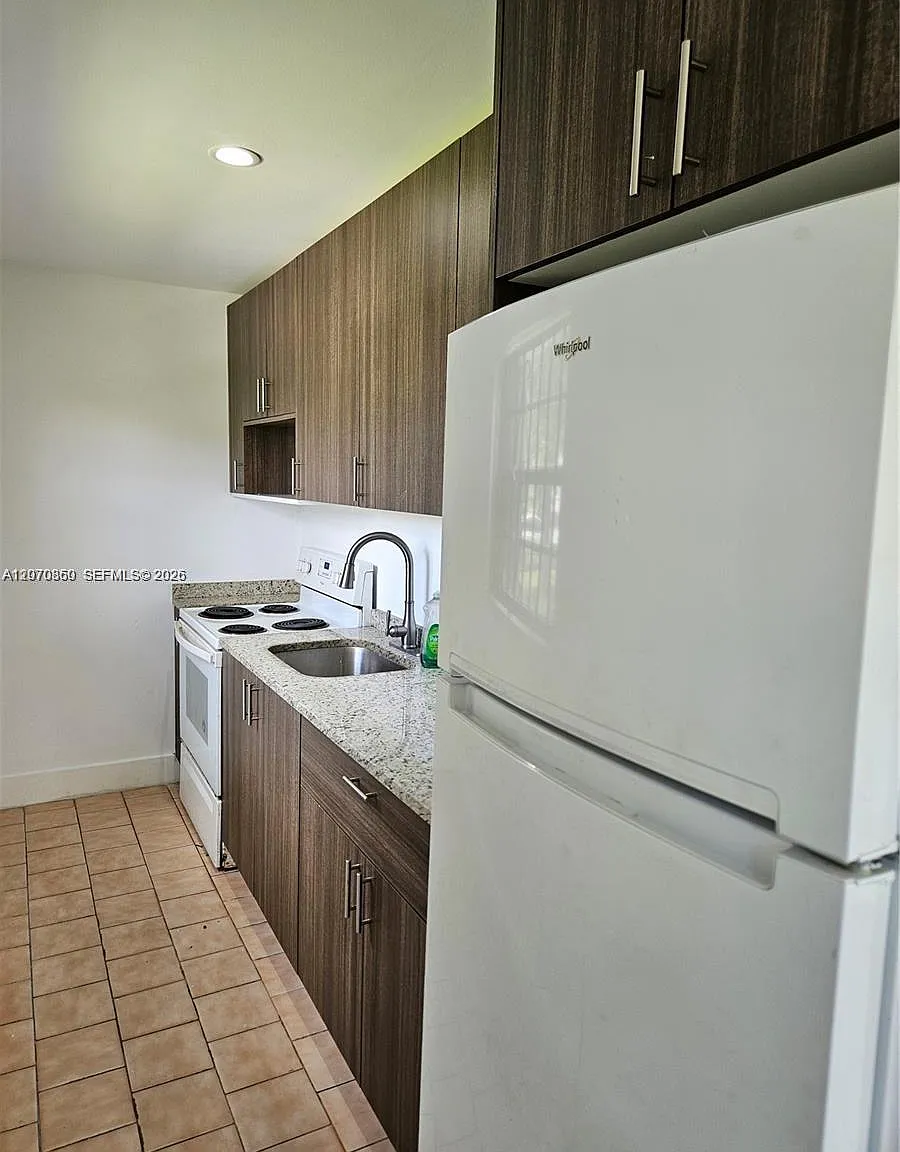 Orange Ridge — Photo 3