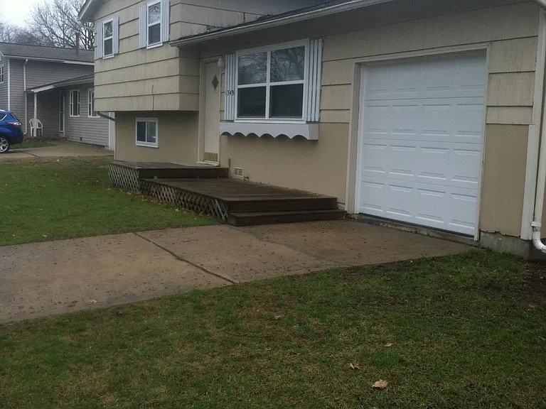 1349 Frontier Way — Photo 2