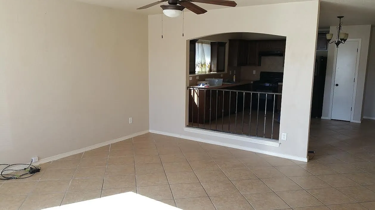 East side rental — Photo 3