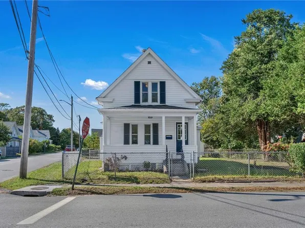 30 Read St, Riverside, RI 02915