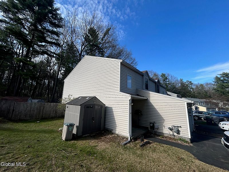 2nd image of 130 Deer Run Drive