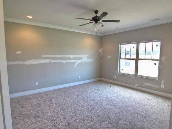 5th image of 605 Eagle View Dr #18