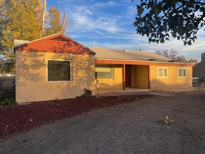 6668 Elwood Dr NW, Los Ranchos De Albuquerque, NM, 87107
