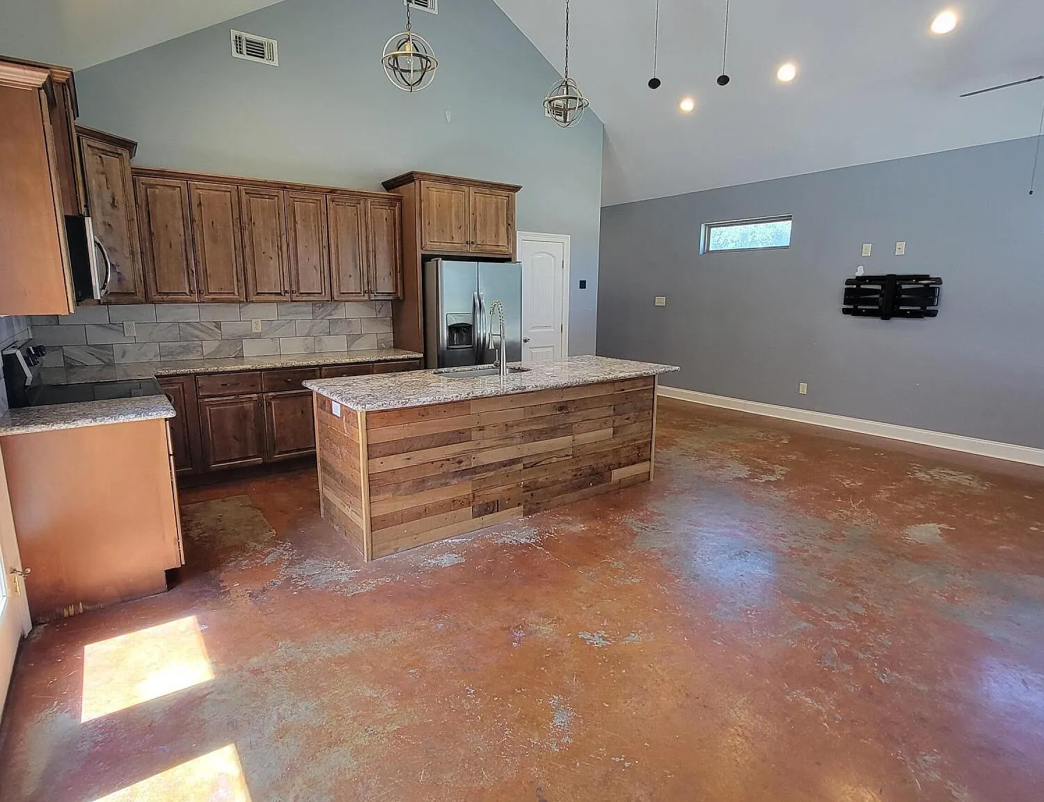3 bed, 1475 sqft, $1,700 — Photo 4